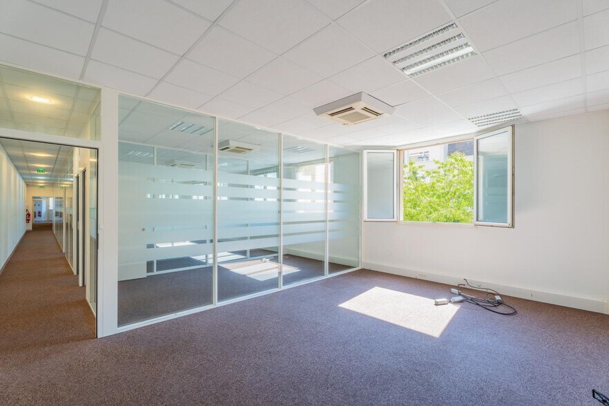 Bureau dans Montrouge à louer - Photo du bâtiment - Image 1 de 5