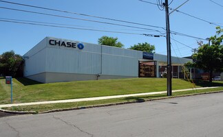 Plus de détails pour 649 S Crouse Ave, Syracuse, NY - Commerce de détail à vendre