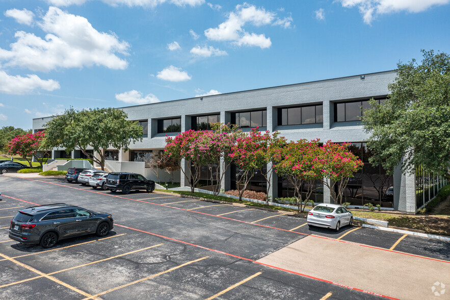 1333 Corporate Dr, Irving, TX for lease - Building Photo - Image 1 of 15