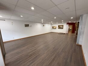 101 W Main St, Syracuse, IN for lease Interior Photo- Image 2 of 17