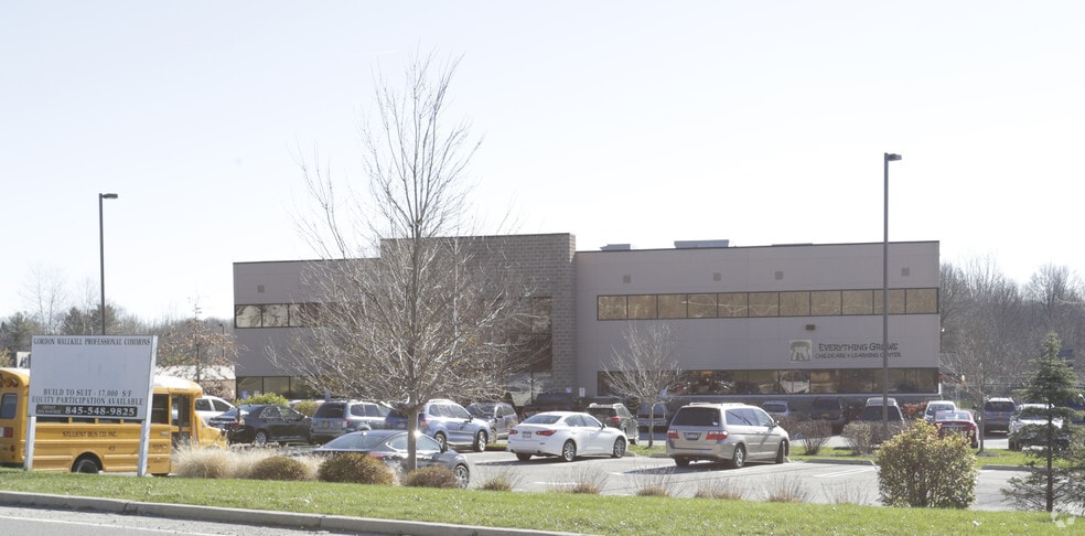 384 Crystal Run Rd, Middletown, NY for lease - Building Photo - Image 2 of 5