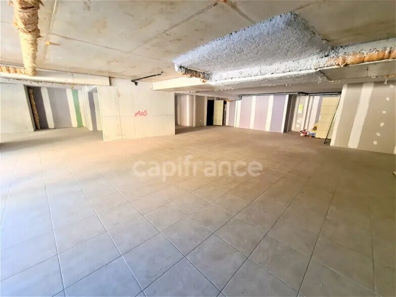 Retail in SAINT-ISIDORE for lease - Interior Photo - Image 3 of 3