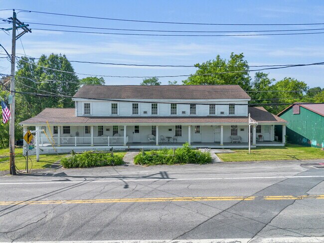 Plus de détails pour 7667 State Highway 80, Springfield Center, NY - Services hôteliers à vendre
