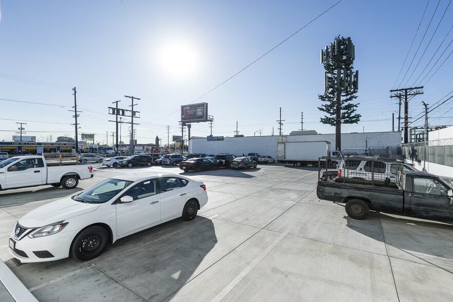 6829 Lankershim Blvd, North Hollywood, CA à louer - Photo du bâtiment - Image 2 de 10