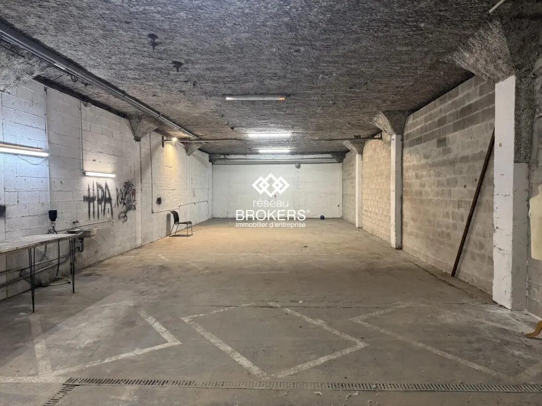 Industrial in Nanterre for lease Interior Photo- Image 1 of 5