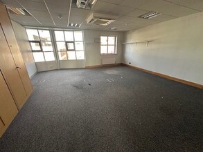 25-28 Herschel St, Slough for lease Interior Photo- Image 2 of 3