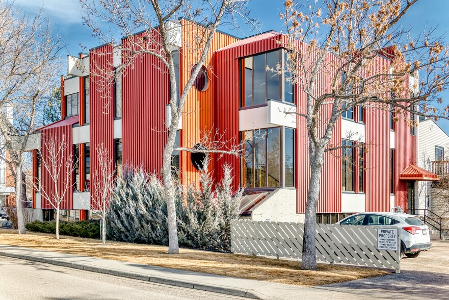 2139 4th Ave NW, Calgary, AB à louer - Photo du bâtiment - Image 2 de 6