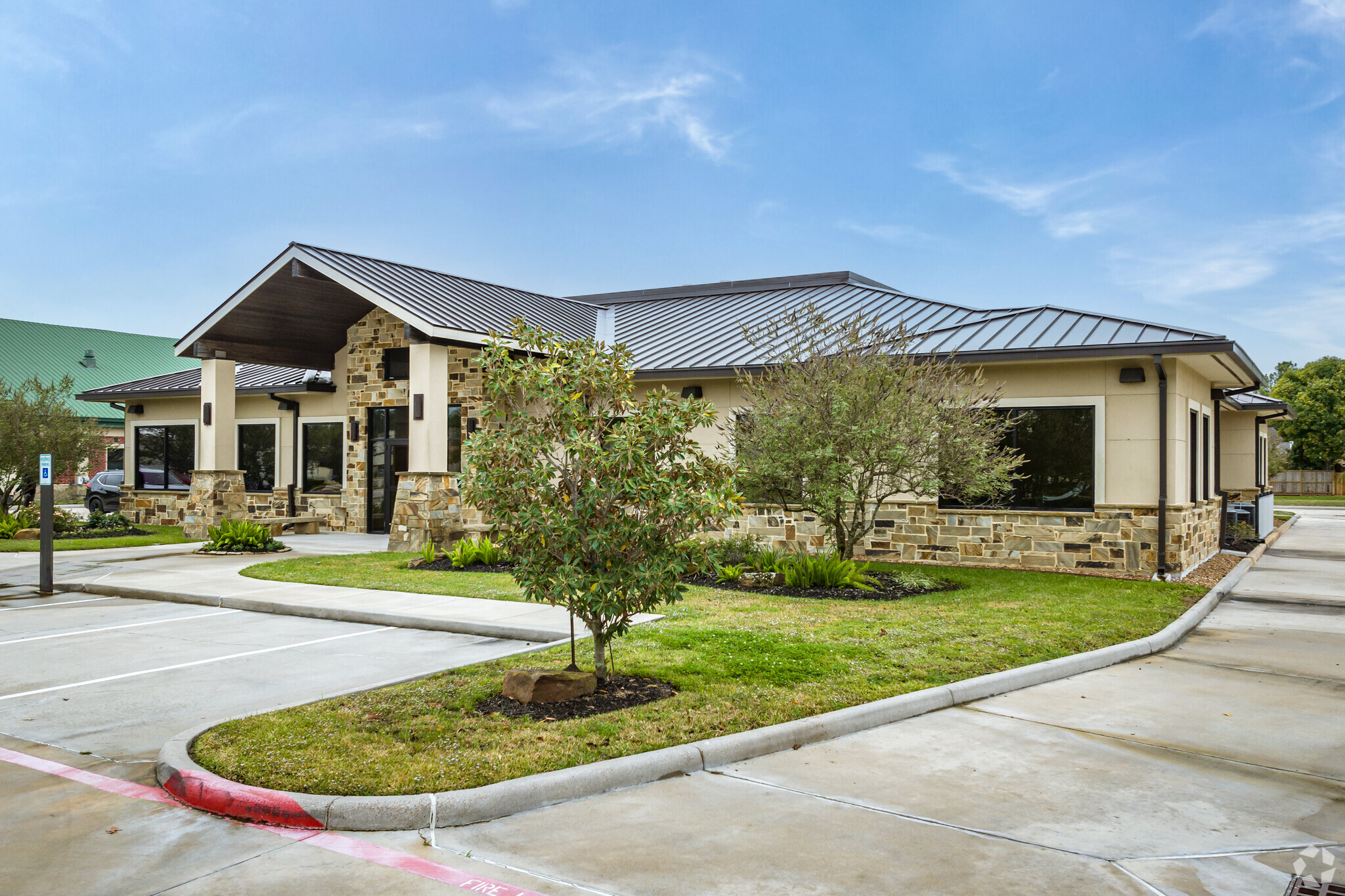 1416 E Broadway St, Pearland, TX for lease Building Photo- Image 1 of 8