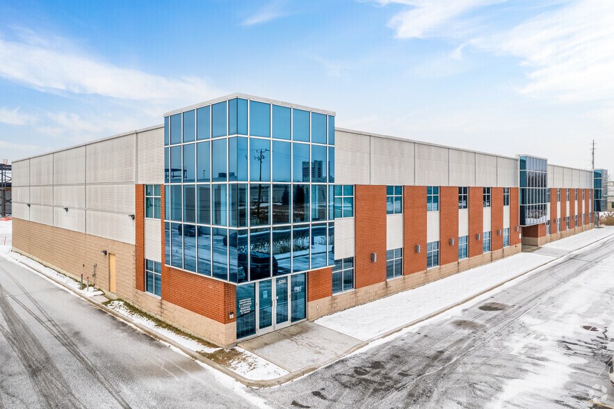 3250-3262 Rue F.-X.-Tessier, Vaudreuil-dorion, QC à vendre - Photo principale - Image 1 de 4