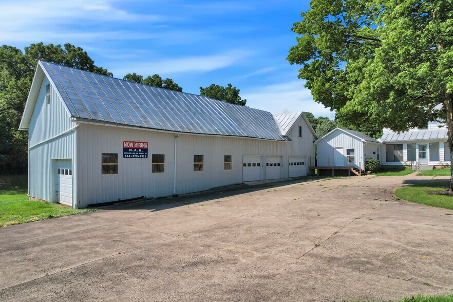 7106 Columbus Rd, Centerburg, OH à vendre - Photo du bâtiment - Image 3 de 10