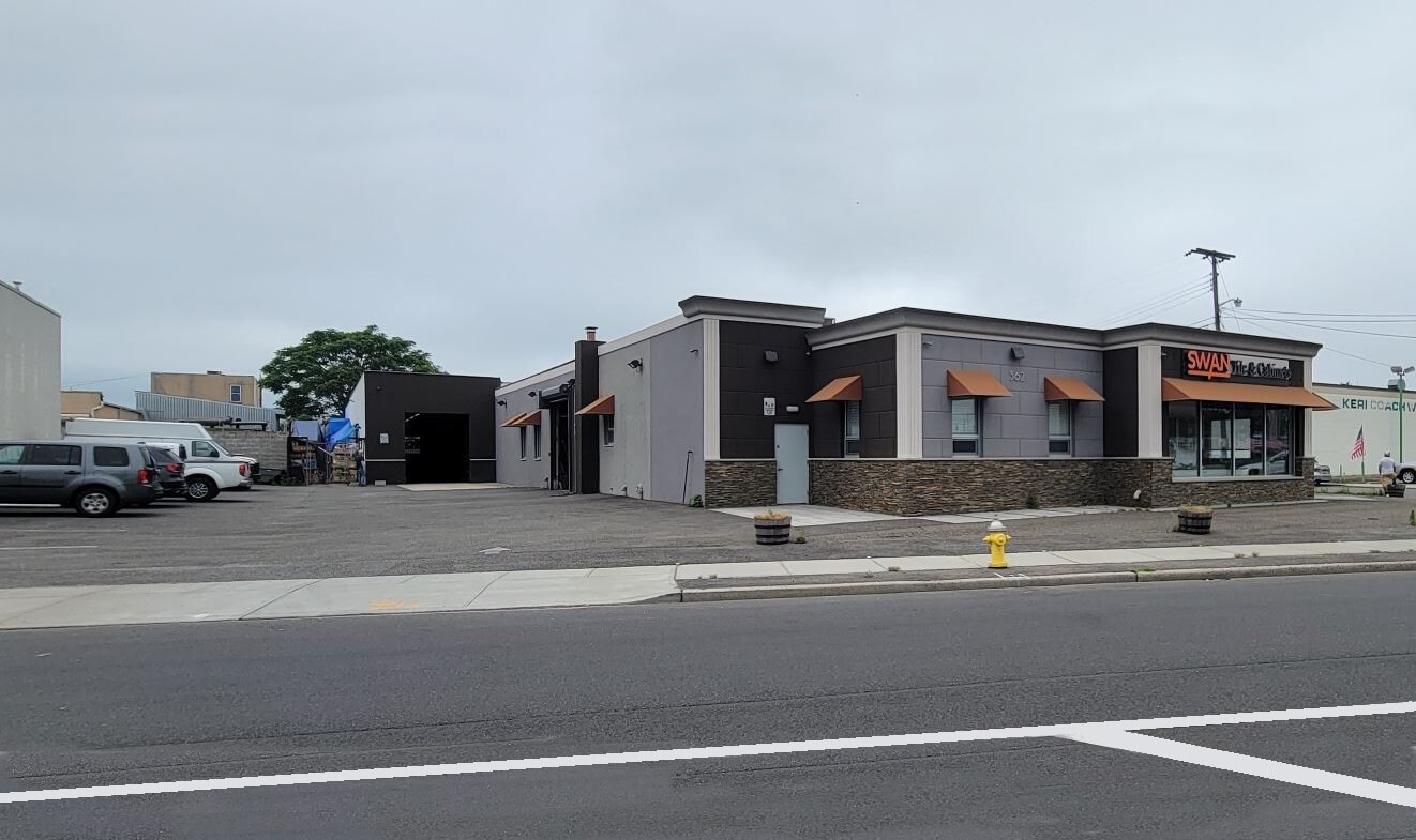 51 Rushmore St, Westbury, NY for lease Primary Photo- Image 1 of 15