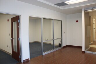 201 E Main Dr, El Paso, TX à louer Photo intérieure- Image 2 de 20