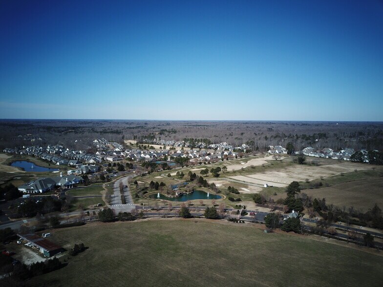 6895 Richmond Rd, Williamsburg, VA à vendre - Photo du bâtiment - Image 3 de 10