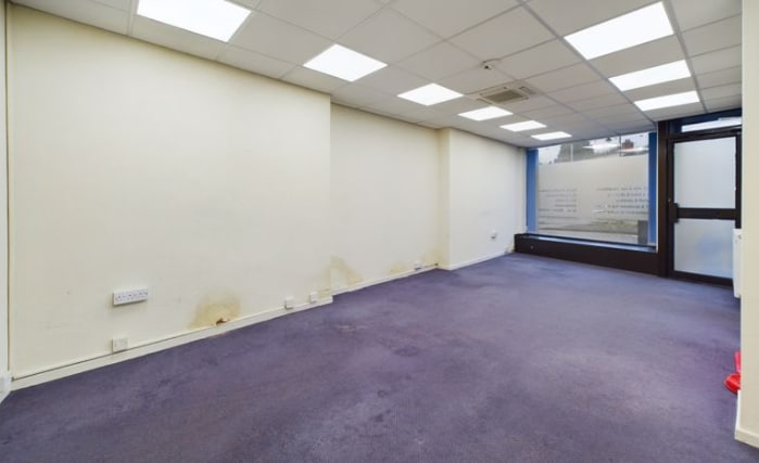 15 Stuart Ter, Pontyclun for lease Interior Photo- Image 1 of 4