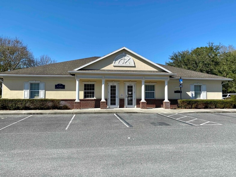 929 N US Hwy 27/441, Lady Lake, FL for lease - Building Photo - Image 1 of 22