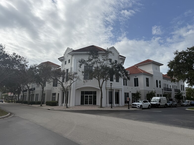 9010 Strada Stell Ct, Naples, FL for lease - Primary Photo - Image 1 of 12