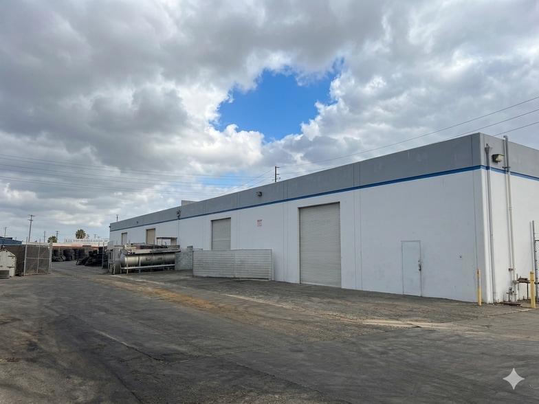 1000-1020 Commercial Ave, Oxnard, CA for lease - Building Photo - Image 2 of 8