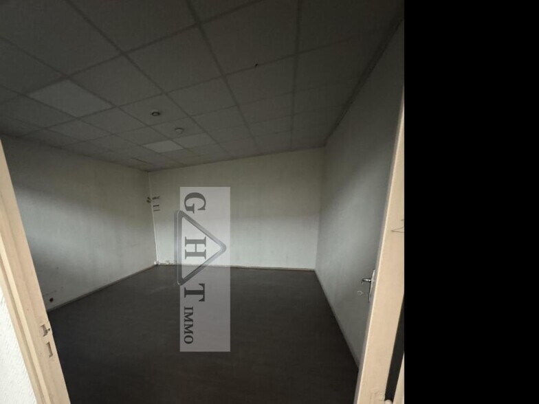 Industrial in Ivry-sur-Seine for lease - Interior Photo - Image 2 of 2
