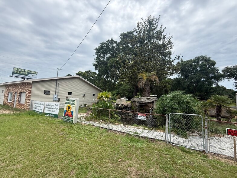 9202 N Davis Hwy, Pensacola, FL for sale - Building Photo - Image 2 of 18