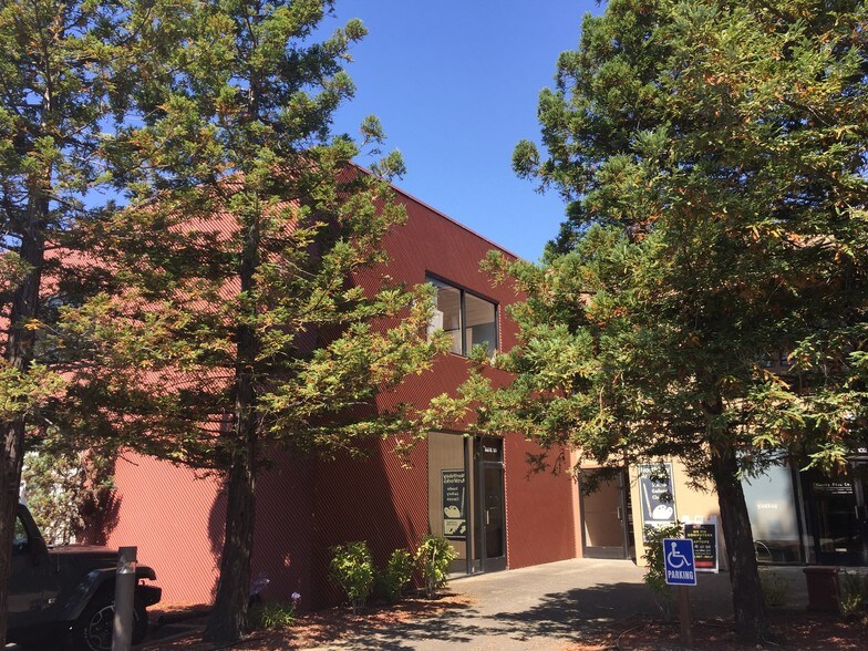 7049 Redwood Blvd, Novato, CA à louer - Photo du bâtiment - Image 3 de 3