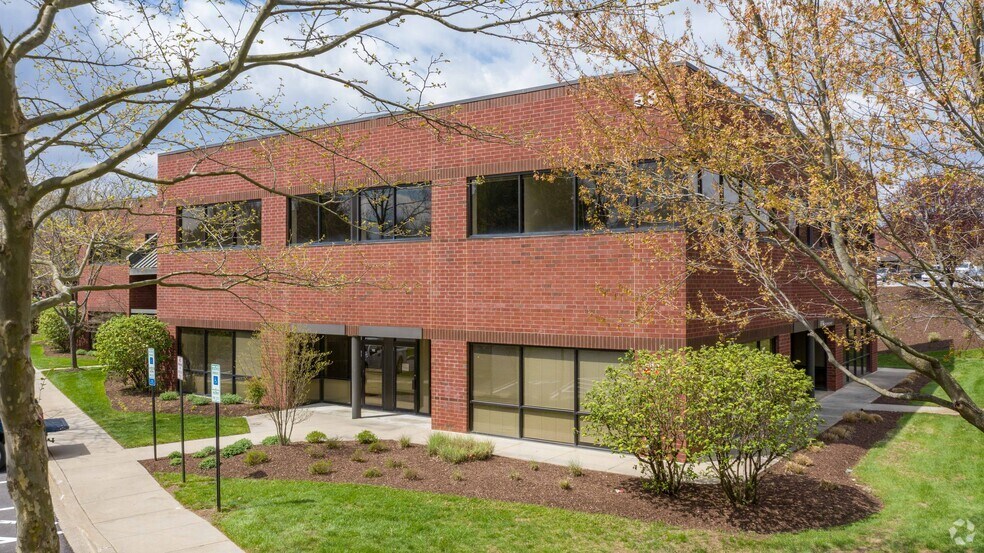 47 Loveton Cir, Sparks, MD à louer - Photo du bâtiment - Image 2 de 8