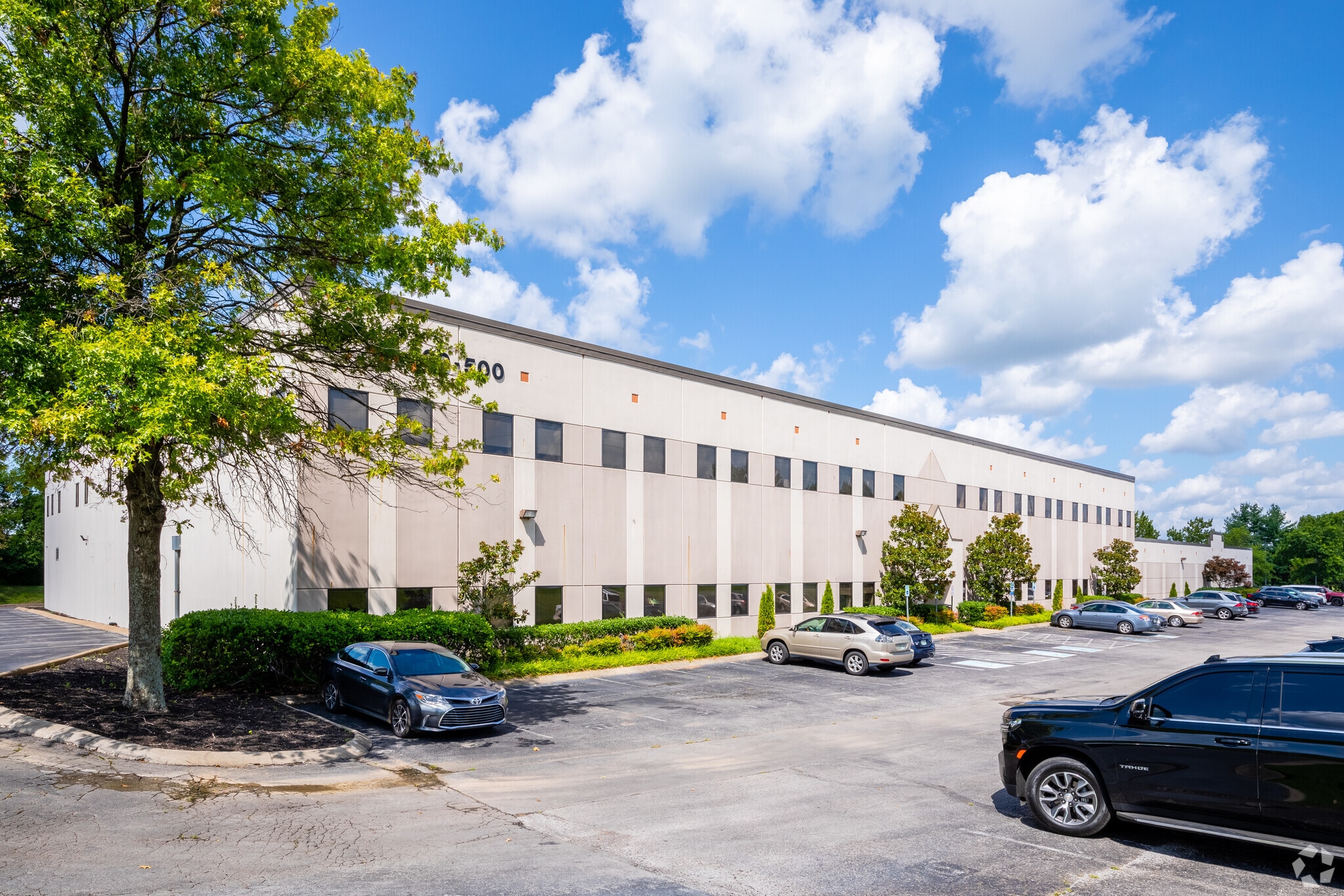 500-520 Royal Pky, Nashville, TN for lease Primary Photo- Image 1 of 8