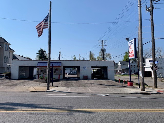 Car Wash Portfolio - 2 Turnkey Locations portefeuille de 2 propriétés à vendre sur LoopNet.ca - Photo du b timent - Image 1 de 2