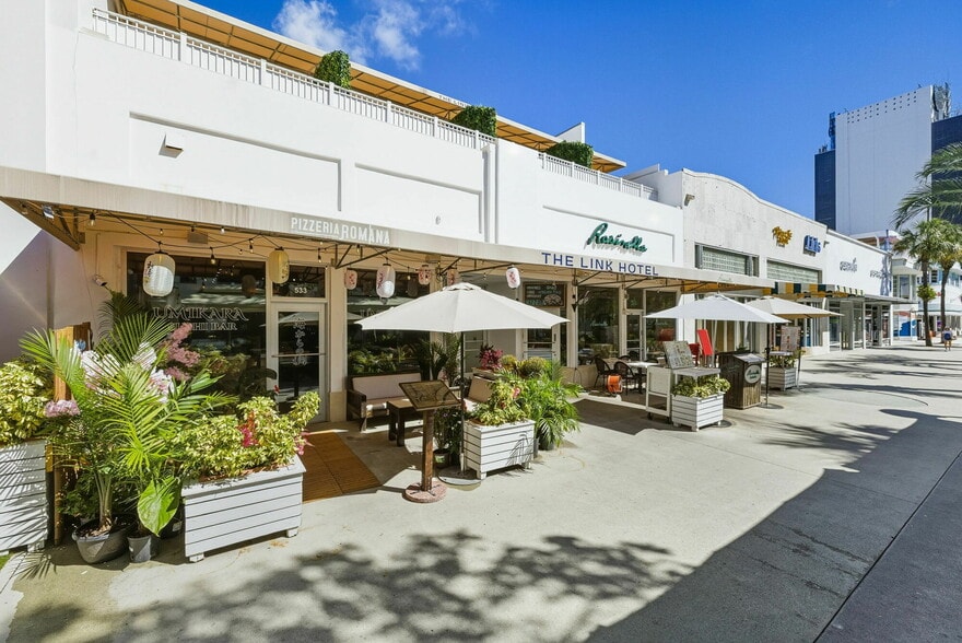 525-533 Lincoln Rd, Miami Beach, Miami Beach, FL for lease - Building Photo - Image 2 of 10