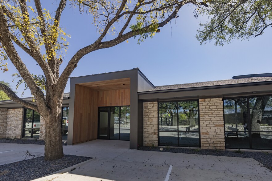4701 W Gate Blvd, Austin, TX à vendre - Photo du bâtiment - Image 2 de 11