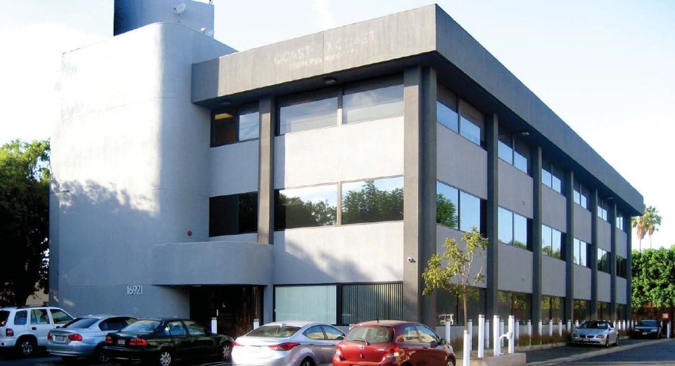 16921 Parthenia St, Northridge, CA à louer - Photo du bâtiment - Image 2 de 3
