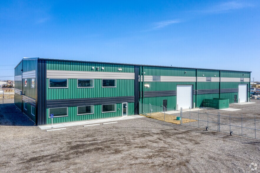 9055 Innovation Ave SE, Calgary, AB à vendre - Photo principale - Image 1 de 1