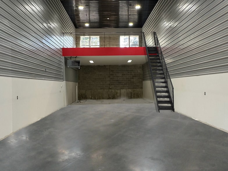 15 Commerce St, Hawthorne, NY for lease - Building Photo - Image 3 of 17