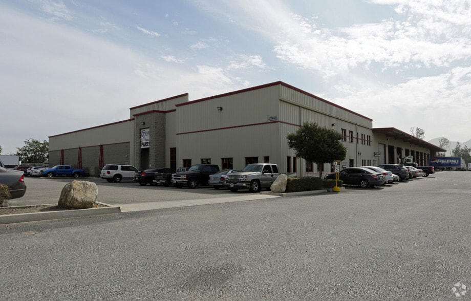 16025 Slover Ave, Fontana, CA for lease - Building Photo - Image 1 of 3