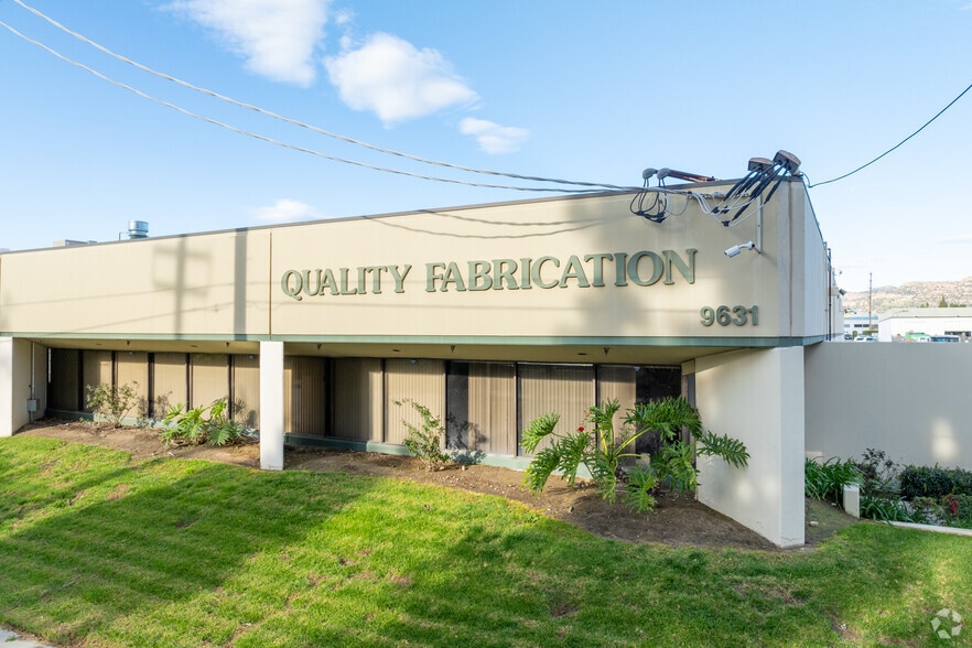 9621-9631 Irondale Ave, Chatsworth, CA for sale - Primary Photo - Image 1 of 9
