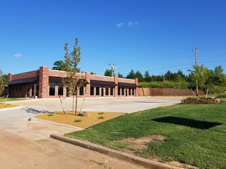 901 E 35th St, Shawnee, OK à louer - Photo du bâtiment - Image 2 de 2