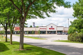 Plus de détails pour 1900-1964 S Koeller St, Oshkosh, WI - Commerce de détail à louer