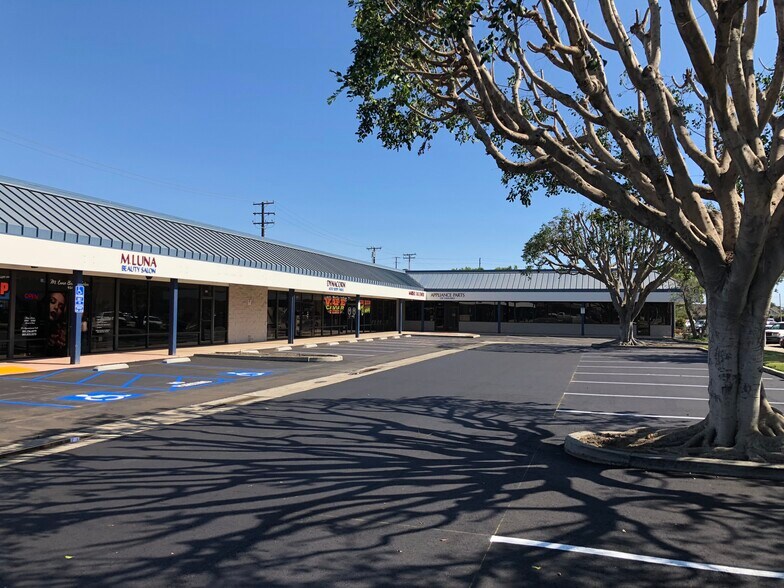 900-980 S A St, Oxnard, CA à louer - Photo du bâtiment - Image 2 de 5