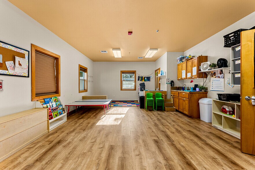 Early Education Portfolio portefeuille de 4 propriétés à vendre sur LoopNet.ca - Photo du bâtiment - Image 3 de 49