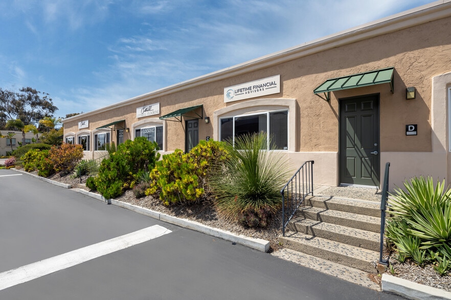 Rincon Plaza portfolio of 4 properties for sale on LoopNet.ca - Building Photo - Image 3 of 10