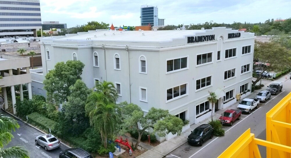 1111 3rd Ave W, Bradenton, FL for lease Building Photo- Image 1 of 13