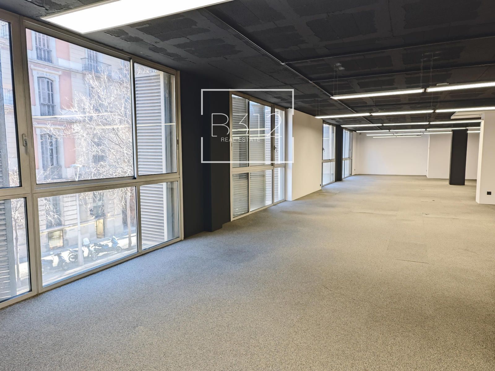 Office in Barcelona, Barcelona for lease Interior Photo- Image 1 of 5