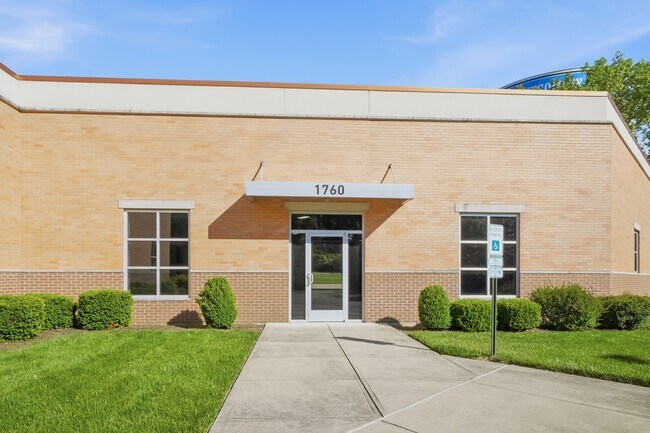 Plus de détails pour 1740 Thomas Paine Pky, Dayton, OH - Local d'activités à louer