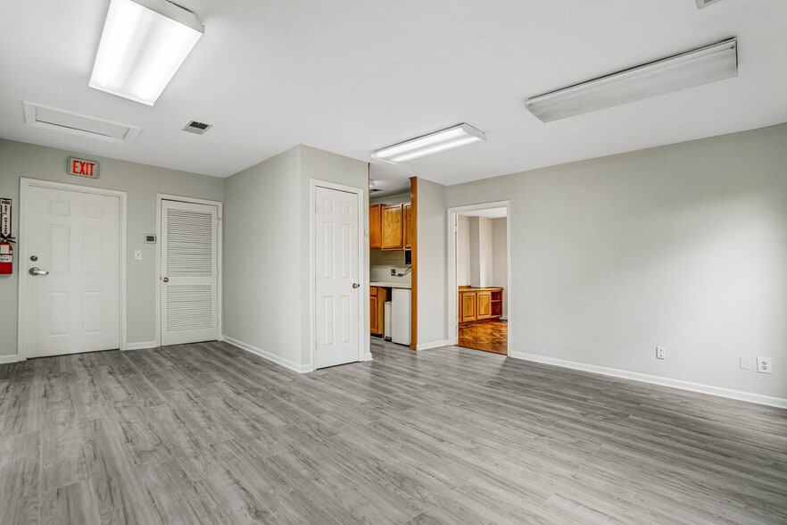 4314-4330 Evergreen Ln, Annandale, VA à vendre - Photo du bâtiment - Image 2 de 17