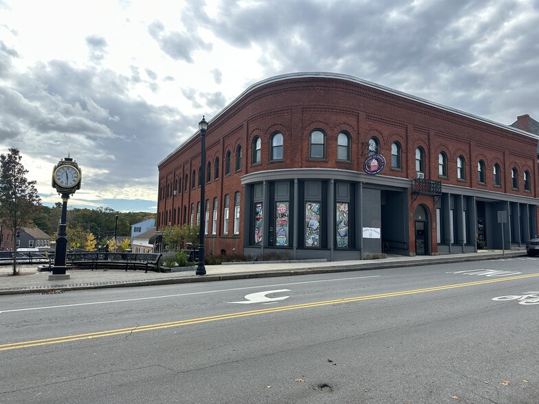 97-103 Elm St, Millbury, MA for lease - Building Photo - Image 2 of 10
