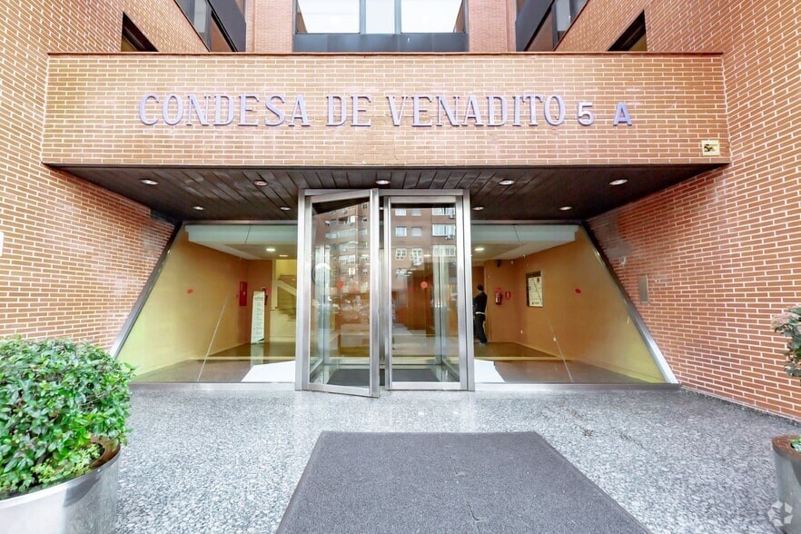 Calle Condesa de Venadito, 5-5 A, Madrid, Madrid for lease - Building Photo - Image 3 of 16