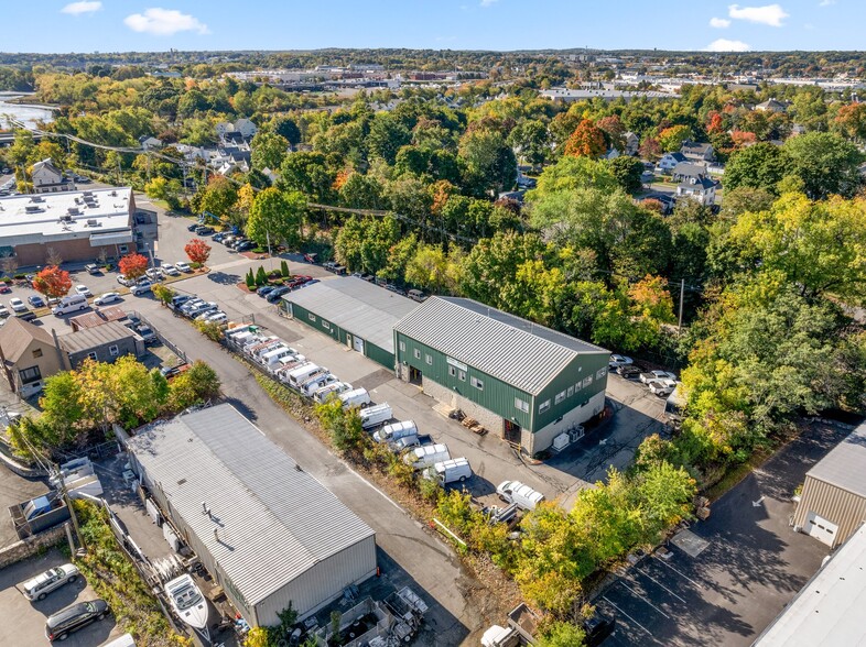 7 Healy Ct, Danvers, MA à vendre - Photo du bâtiment - Image 2 de 8