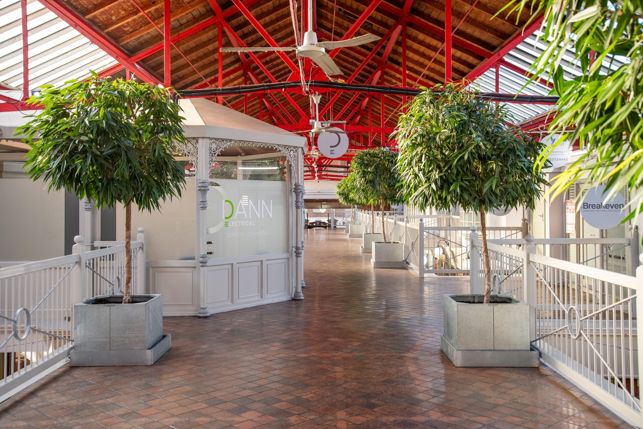 Station Para, Eastbourne for lease Interior Photo- Image 1 of 1