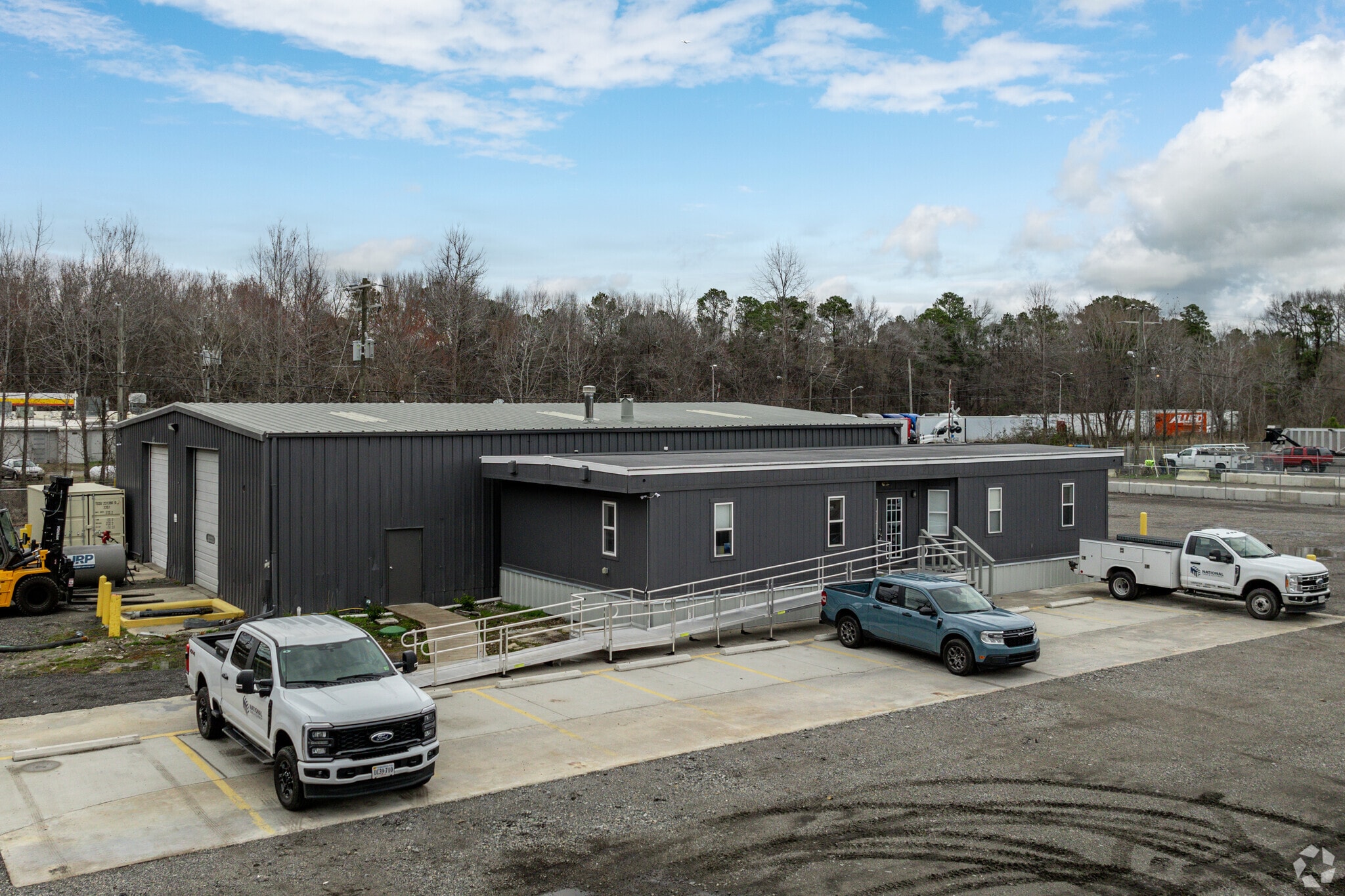 4713 W Military Hwy, Chesapeake, VA for lease Primary Photo- Image 1 of 5