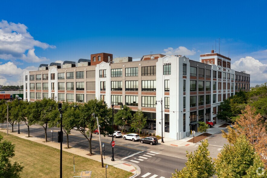1340 S Damen Ave, Chicago, IL à louer - Photo principale - Image 1 de 10