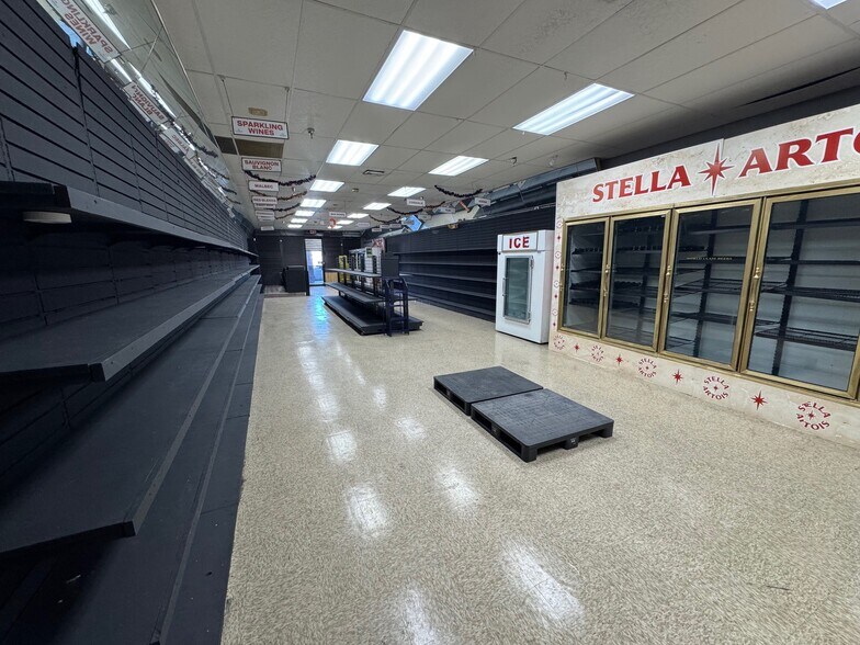 130-162 Shield St, West Hartford, CT à louer - Photo du bâtiment - Image 3 de 4